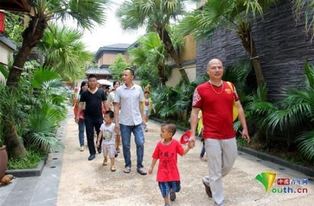Luxusvillákba viszik kirándulni gyerekeiket a kínai szülők