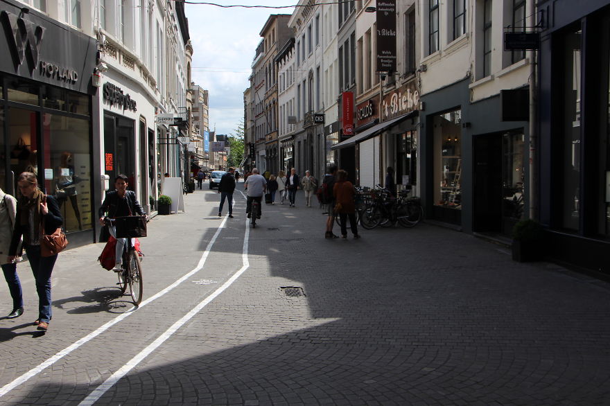 Belgiumban is elkészült az első mobilozóknak kialakított sétálósáv