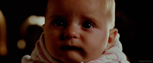 Tízezrek tiltatnák be a kisbabák fülének kilyukasztását