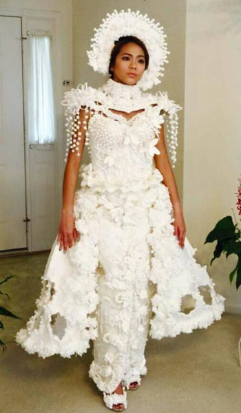 Nem fogod elhinni, miből készültek ezek a menyasszonyi ruhák! - fotók