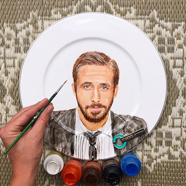 Elképesztően élethű képeket fest tányérokra egy művész