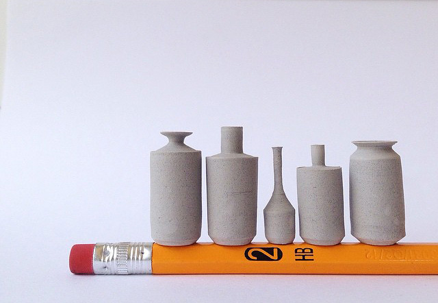 Ez a művész elképesztő mini edényeket készít - bámulatos képek
