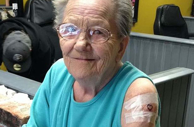 Egy tetoválószalonban találták meg az öregek otthonából eltűnt nagyit