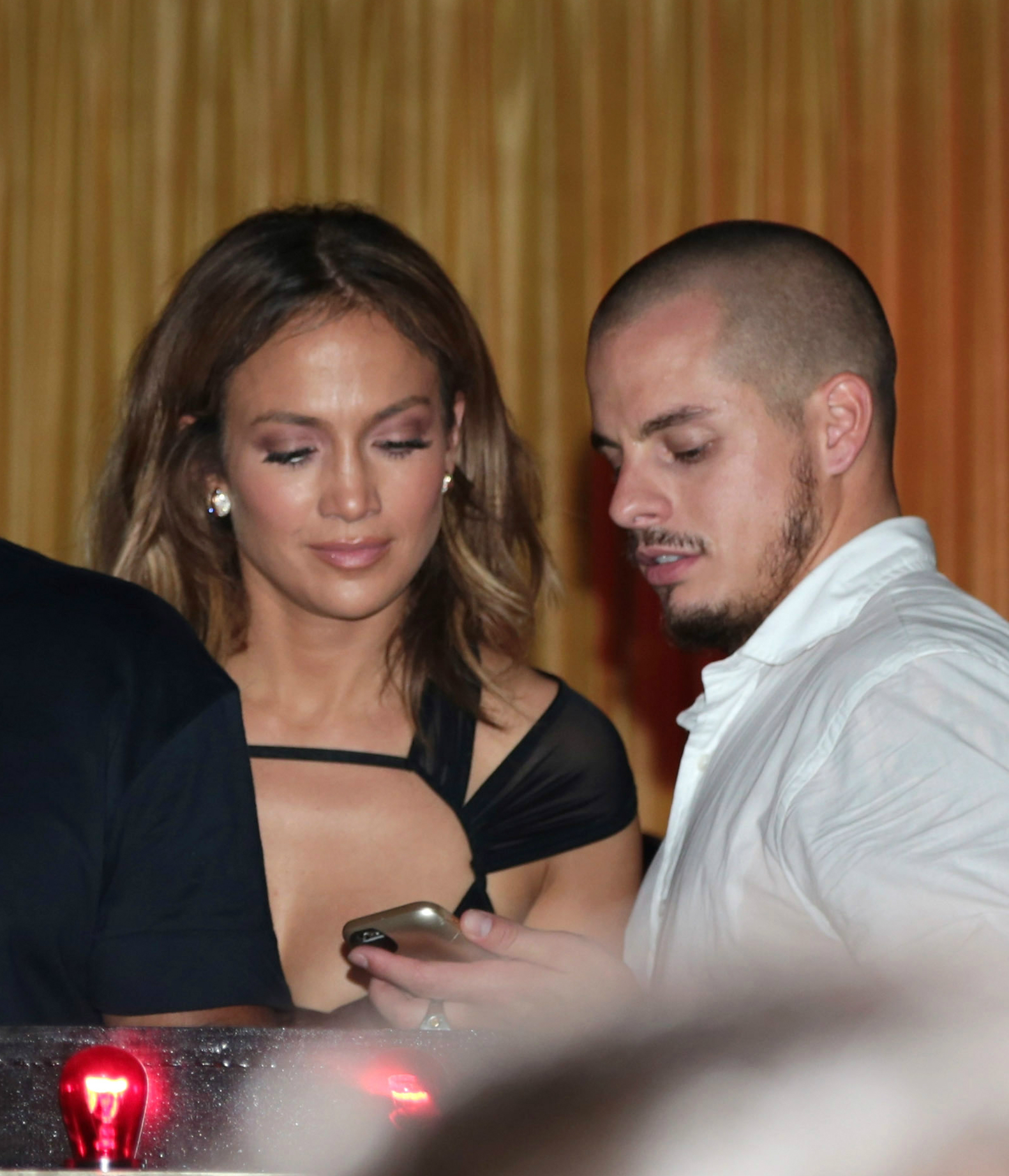 Fehérnemű nélkül bulizott a 46 éves Jennifer Lopez a születésnapi partiján