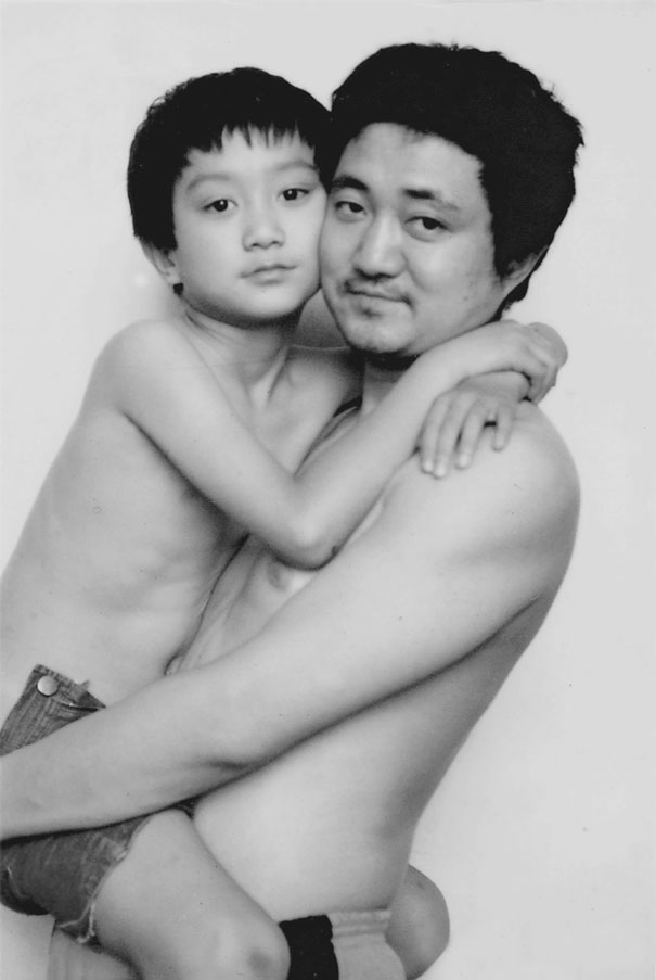 Fotókon apa és fia 28 éve