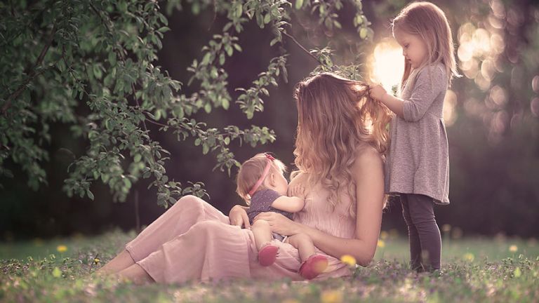 Szoptatás világnapja: miért fontos, hogy anyatejes legyen a baba?