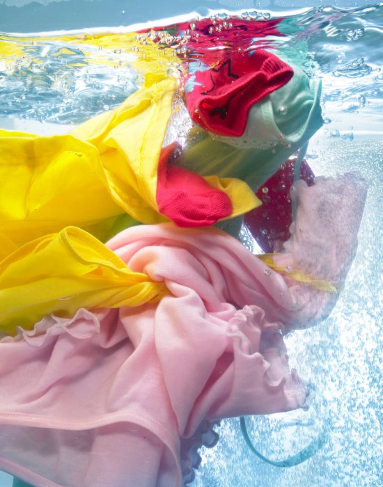 Mosási trükkök – színes és kényes ruhák mosása