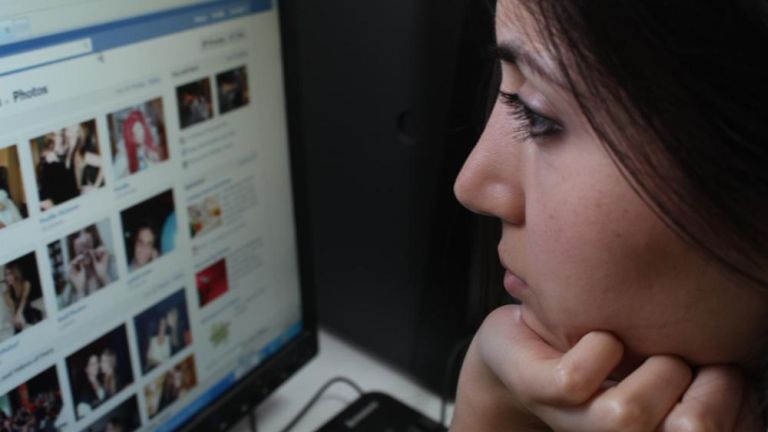 Napi két óra a Facebookon depresszióhoz vezethet