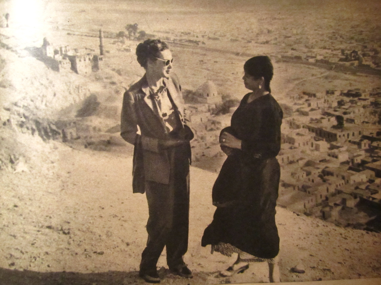 Stílusosan a kairói Mukattam hegyen 1948-ban