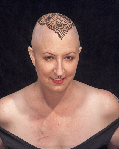 Így használta ki a rákos nő, hogy kihullott a haja - fotók