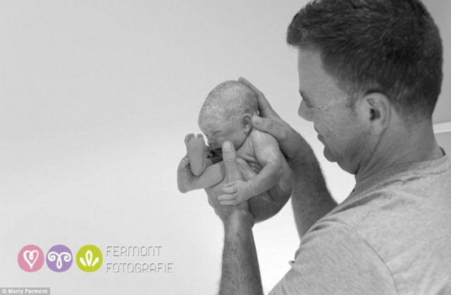 Csodaszép fotók: kisbabák a születésük utáni percekben