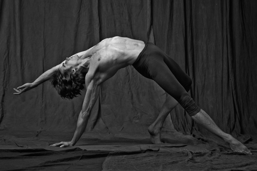 20 férfi balett-táncos képeitől ámul a világ