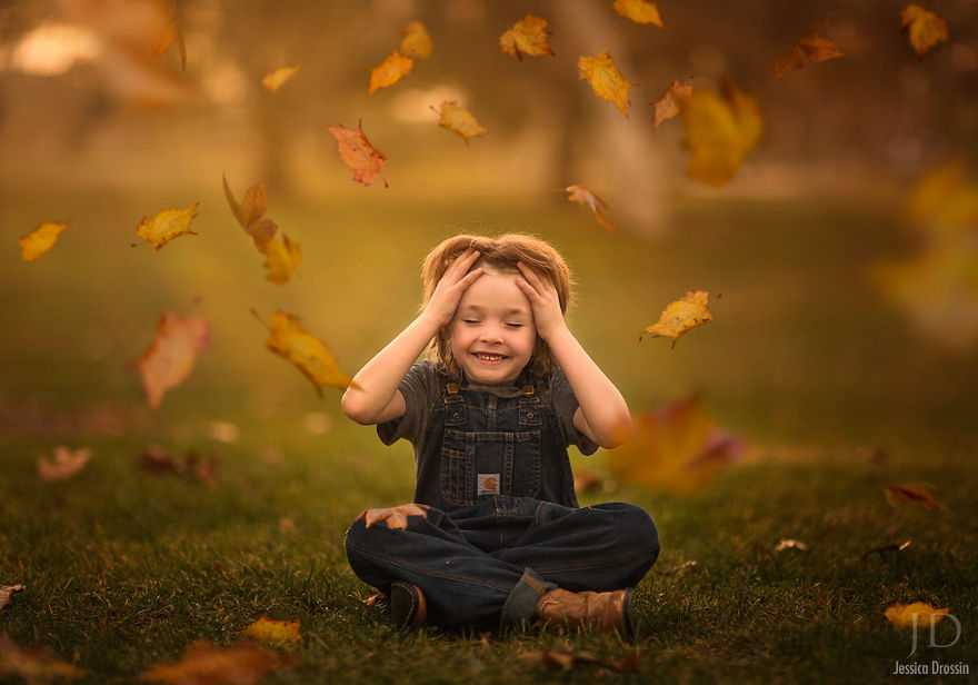 Varázslatos őszi képeket készít gyerekeiről a fotós anyuka