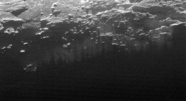 Ilyen a naplemente a Plútón - képek