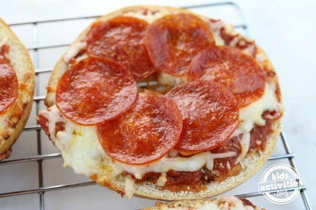 13 őrülten finom, 10 perc alatt elkészíthető pizzás snack