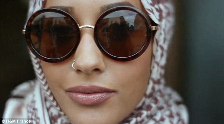A H&M első muzulmán modellje