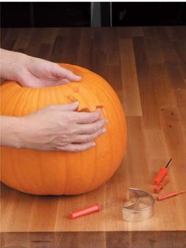 Halloween: így faraghatod ki a tököt a legegyszerűbben
