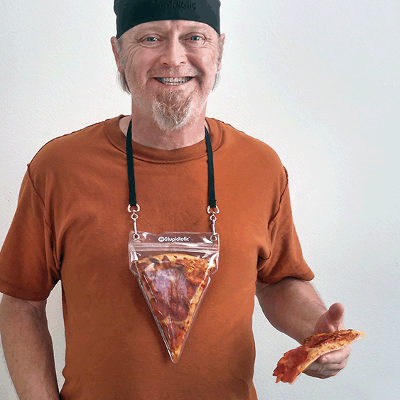 Itt van, amire vágytál: hordozható pizzanyaklánc