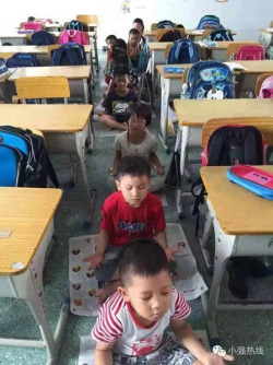 Délutáni alvás helyett, medtálnak a gyerekek egy kínai óvodában
