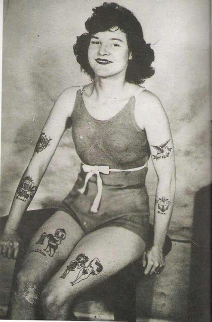 Retró: így néztek ki a tetovált nők a 80-as évekből