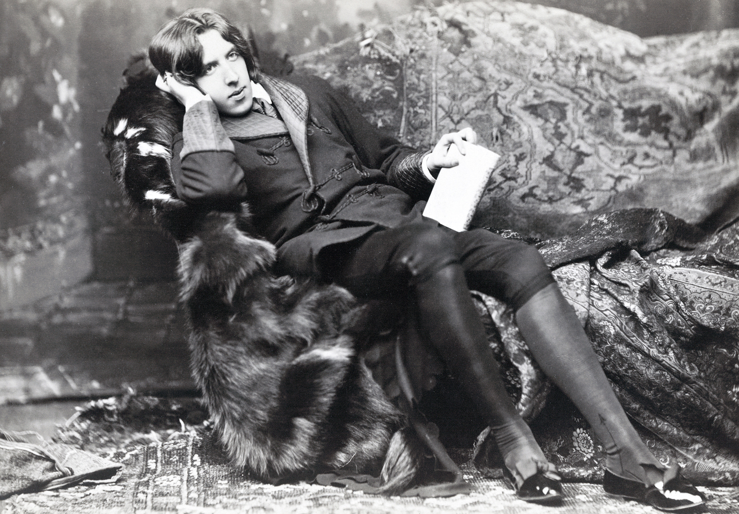 A fiúk szeretetéért börtönbe zárt költő – Oscar Wilde igaz szerelme 