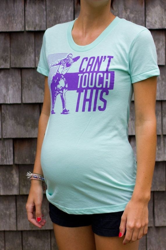 Babát vársz? Akkor ezeket a vicces pólókat imádni fogod!