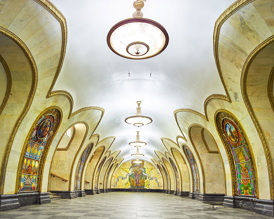 Meseváros a föld alatt - csodaszép képek az orosz metróból