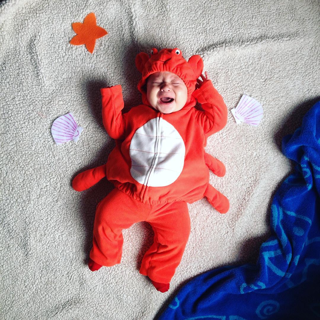 A 6 hónapos baba, aki már most megnyerte a halloweeni jelmezversenyt