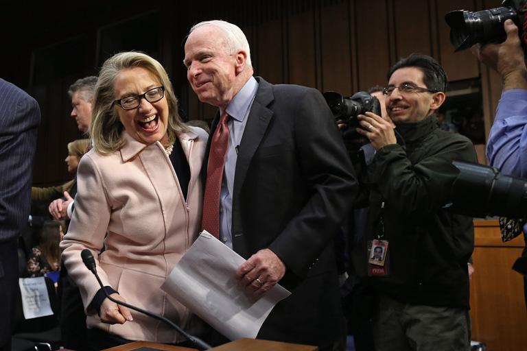 Hillary Clinton és John McCain
