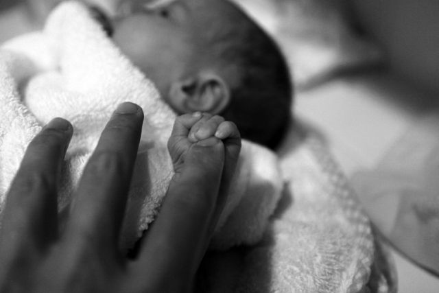 10 fotó, amit a baba életének első napján készíts el
