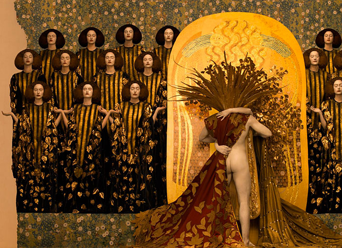 Meztelen nőkkel fotózták újra a híres klasszikus festményeket