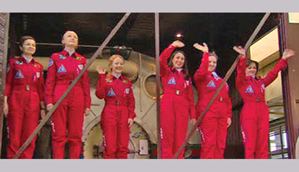 Szexista űrutazásra zűrtak össze 6 űrhajósnőt 