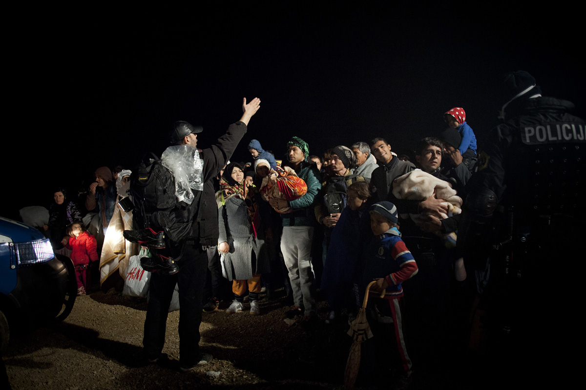 Menekültek a szlovén határnál