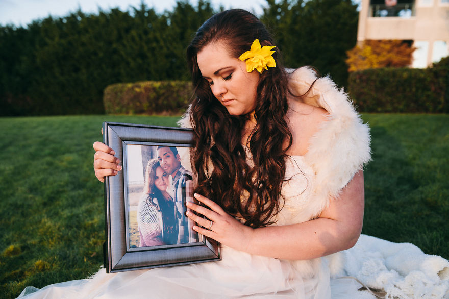 Fotósorozattal állít emléket vőlegényének, aki az esküvő előtt egy hónappal halt meg