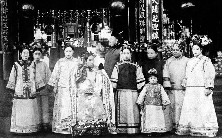 A nő, aki a családját is kiirtotta a hatalomért: Ce-hszi kínai császárné