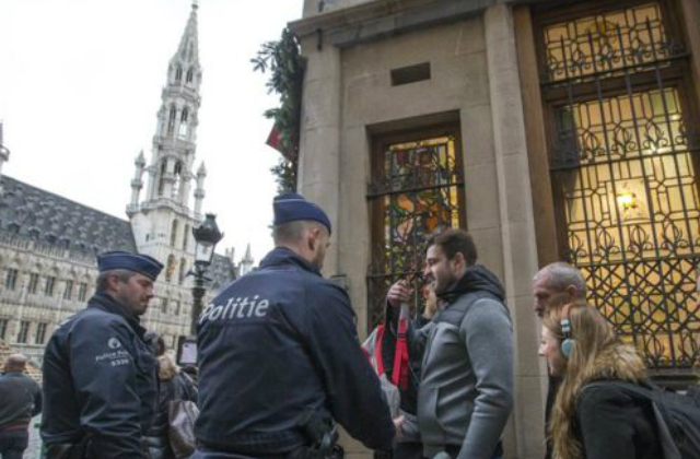 Egyelőre marad a legmagasabb terrorfenyegetettségi szint Brüsszelben 