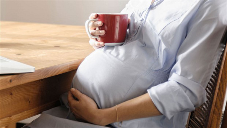 Jó hír a kismamáknak: terhesen sem árt a kávé