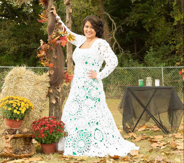 Nyolc hónapon keresztül horgolta saját esküvői ruháját - és gyönyörű lett