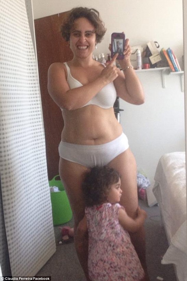 Nemrég szült kismamák fehérneműs képeket posztolnak magukról tiltakozásból