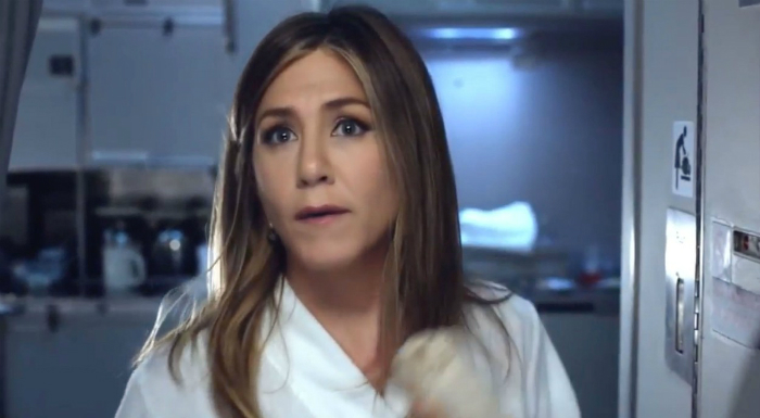 Jennifer Anistont lebuktatta a plasztikai sebész