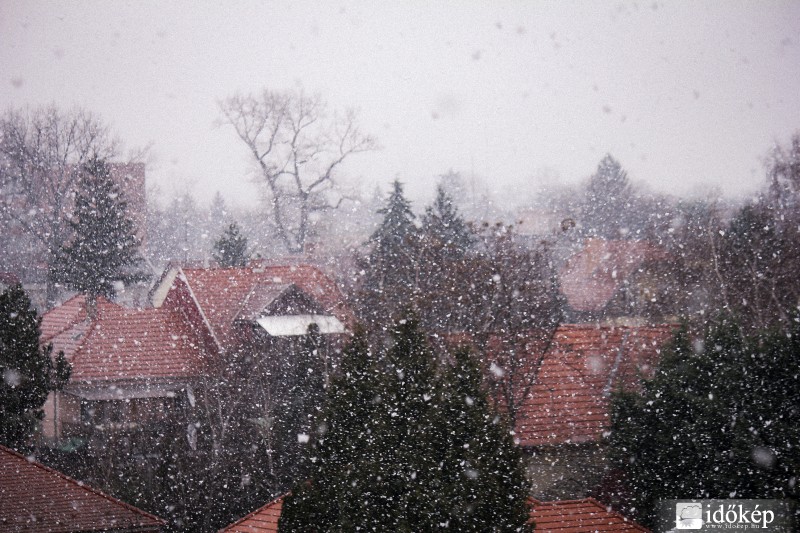 10 kép és videó a havazásról - Délnyugaton és Budapesten már esik