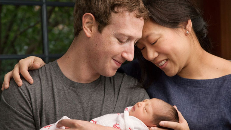 Mark Zuckerberg, Priscilla Chan és újszülött lányuk Max Chan Zuckerberg (Fotó: Mark Zuckerberg/Facebook)