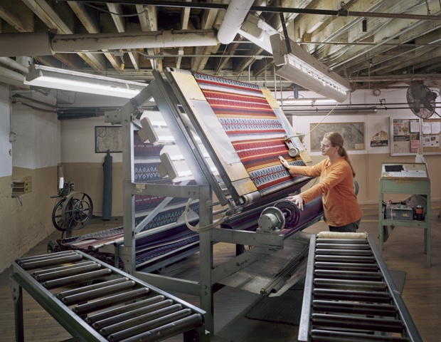 Varászlatos színes fotók a textilgyárból 