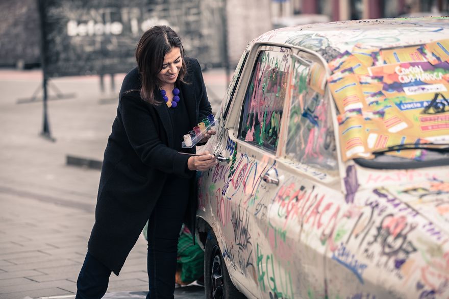 Kreatív közösségi street art projekttel díszítették ki a Daciat