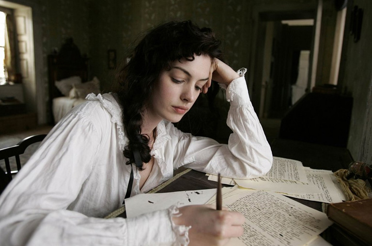 Anne Hathaway Jane szerepében, a Jane Austen magánélete c. filmben