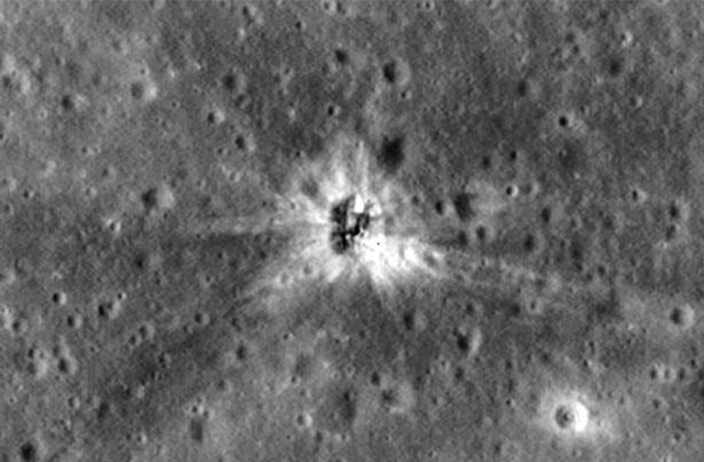 Lezuhant rakétát találtak a Holdon