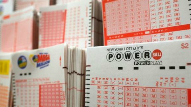 Hatos lottó: kihúzták a milliókat érő számokat