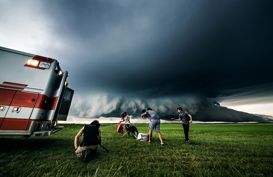 Elképesztően veszélyes viharos portrékat készít a fotóscsapat 