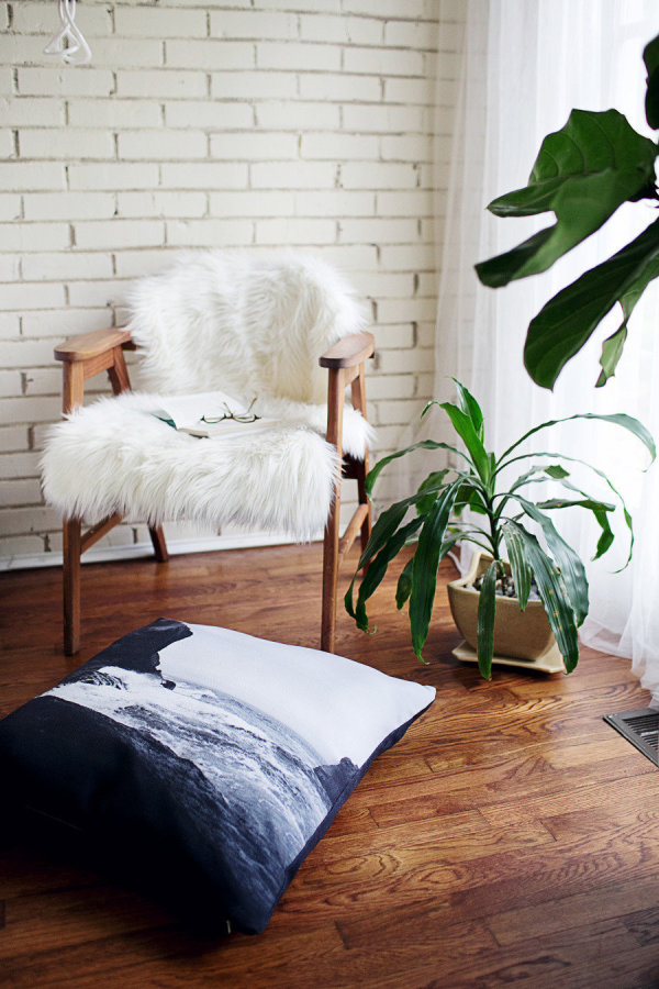 Így dekoráld ízlésesen szőrmével az otthonodat – képek