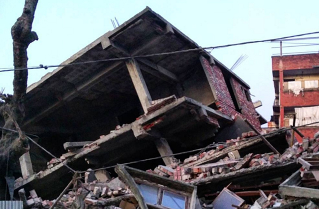 Hatalmas földrengés rázta meg Indiát